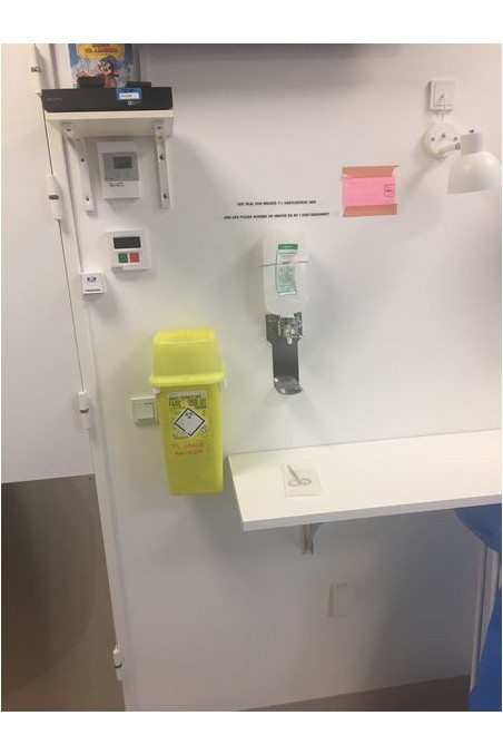 Drypbakke, sæbe og sprit tråddispensere. JB 102-00-01, af JB Medico