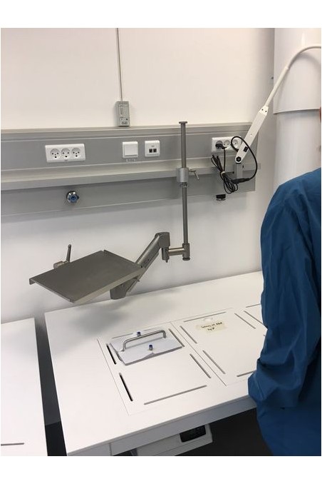 Slide clamp half model, locked using two socket screws with fixing device and brass bush, Ø20 mm hole. JB 216-03-20 by JB Medico
