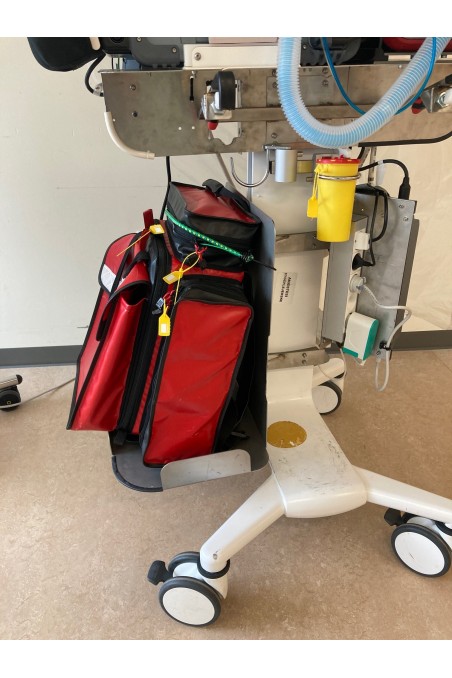 Soporte para maletín de emergencias en acero inoxidable JB 430-502-552 by JB Medico