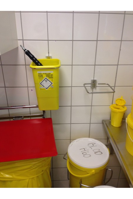 Bracket for Sharps containers, square, 156X156 mm. JB 154-00-00 by JB Medico